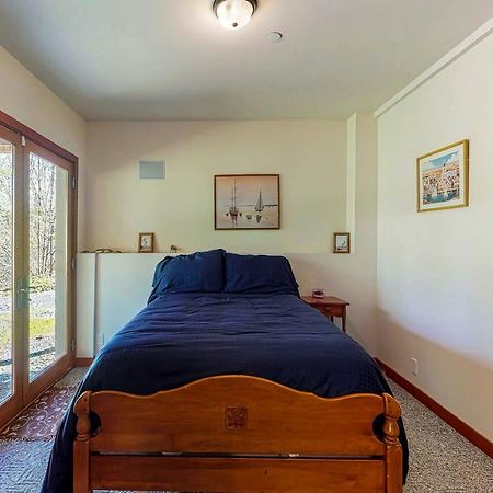 Woodland Hideaway In The Hills Villa Lake Stevens Bagian luar foto