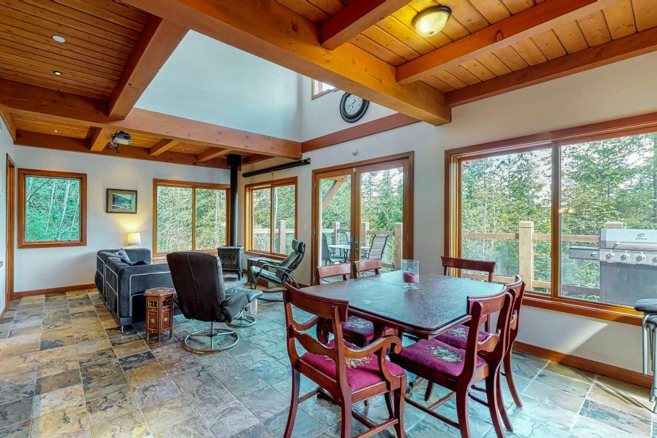 Woodland Hideaway In The Hills Villa Lake Stevens Bagian luar foto