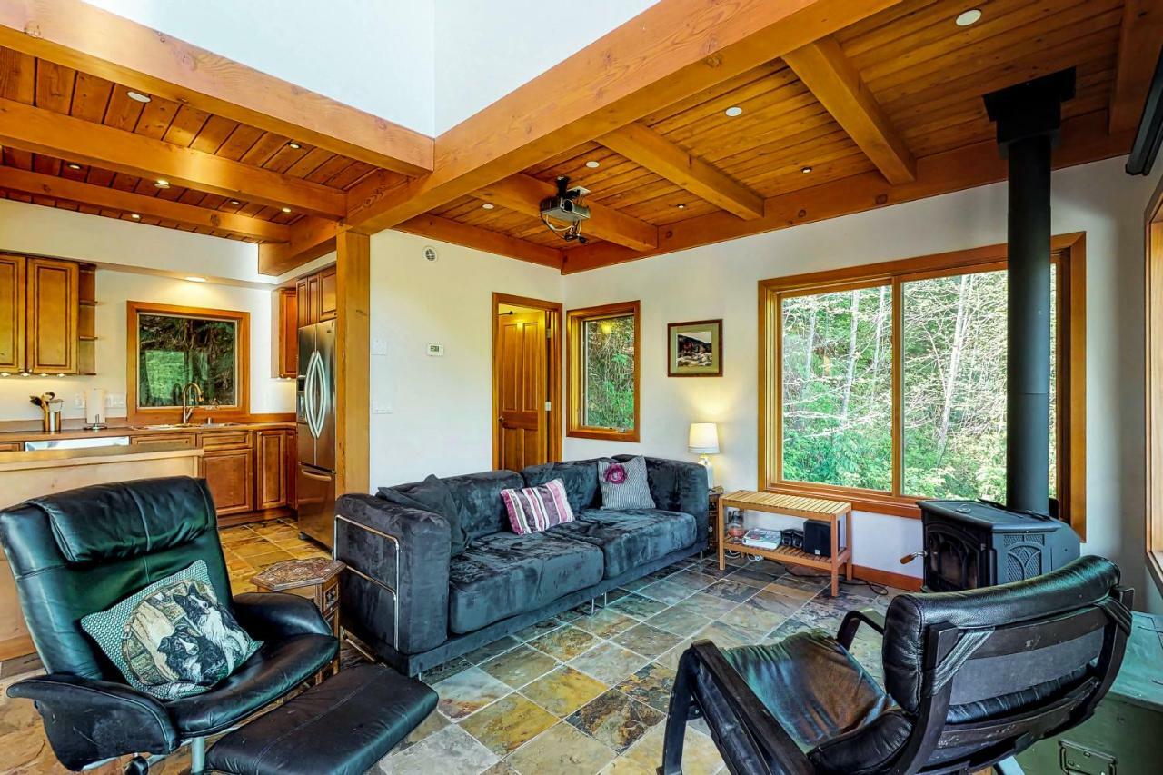 Woodland Hideaway In The Hills Villa Lake Stevens Bagian luar foto