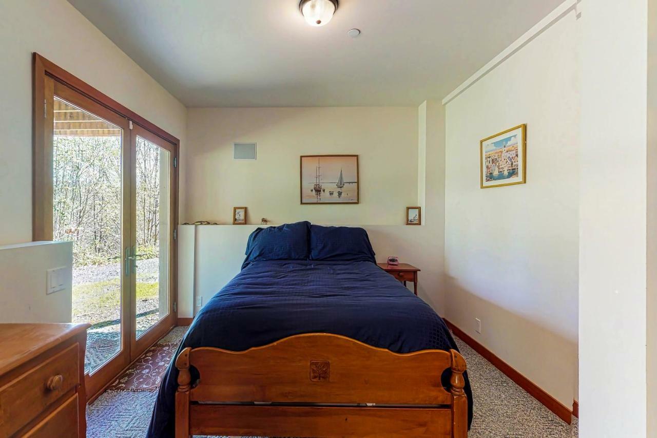 Woodland Hideaway In The Hills Villa Lake Stevens Bagian luar foto