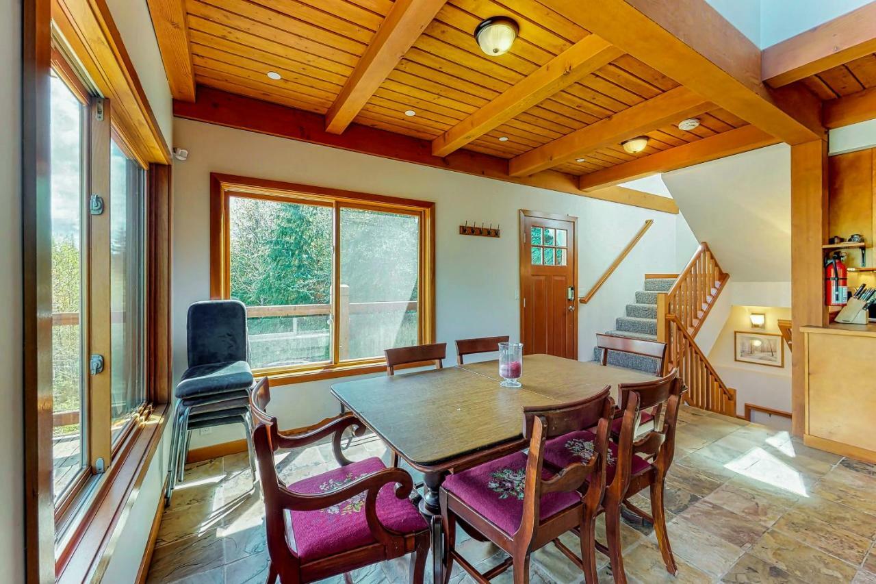 Woodland Hideaway In The Hills Villa Lake Stevens Bagian luar foto
