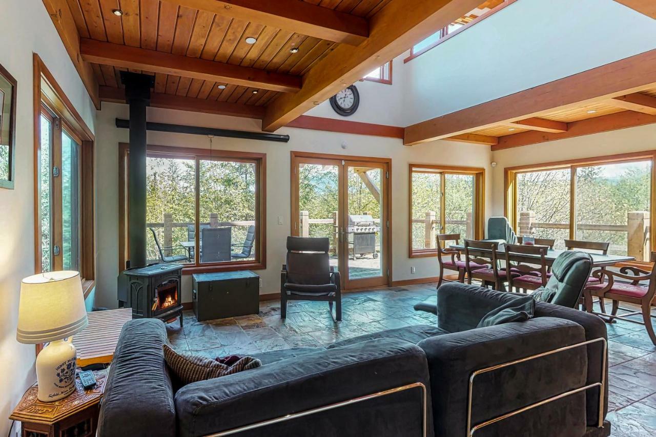 Woodland Hideaway In The Hills Villa Lake Stevens Bagian luar foto