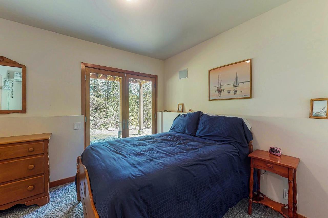 Woodland Hideaway In The Hills Villa Lake Stevens Bagian luar foto